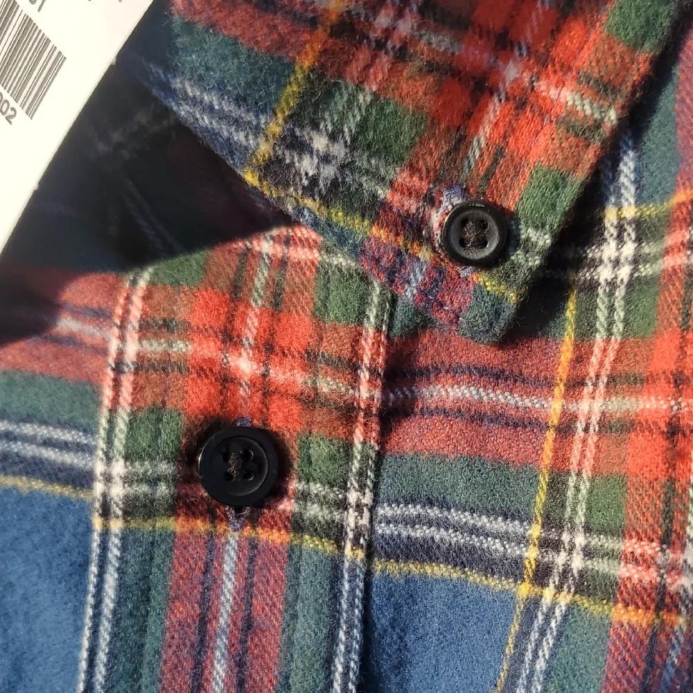 L.L. Bean Men's Casual Blue and Red Plaid Shirt - Picture 5 of 11